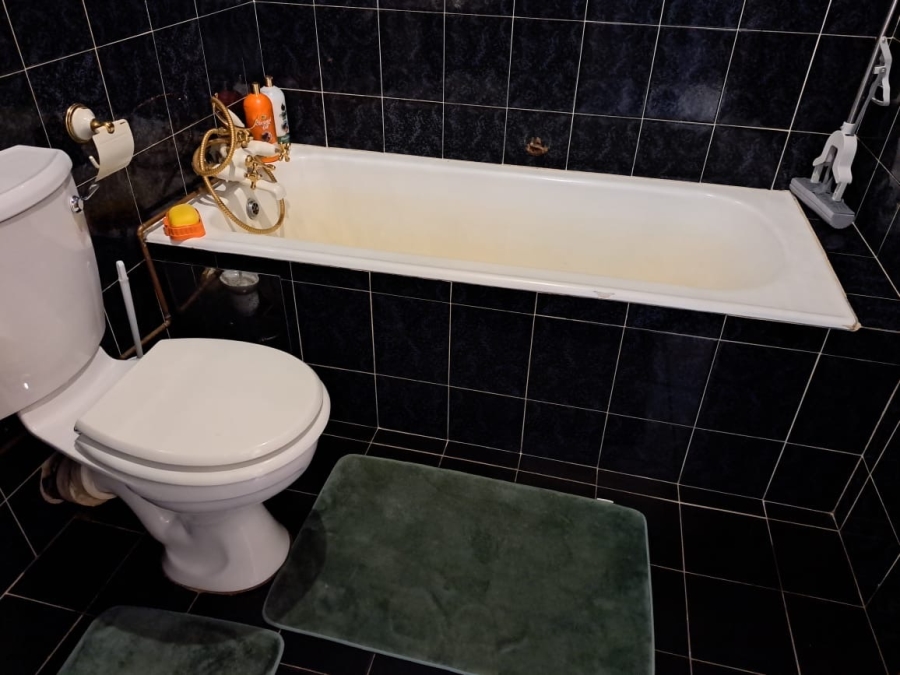 2 Bedroom Property for Sale in Yeoville Gauteng