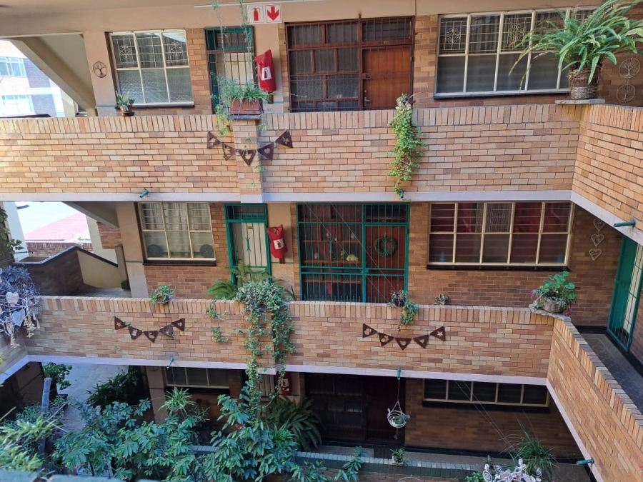2 Bedroom Property for Sale in Yeoville Gauteng