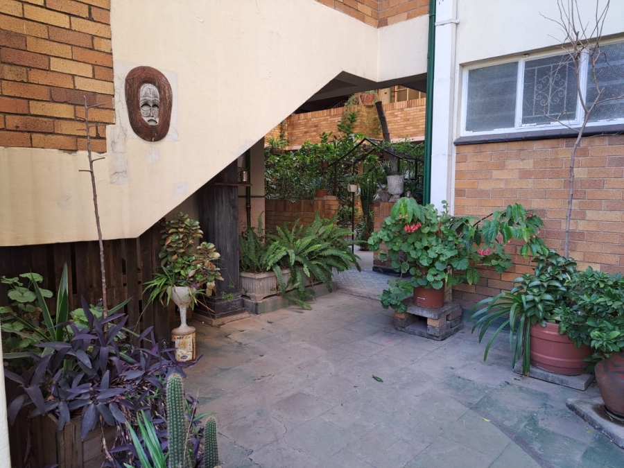 2 Bedroom Property for Sale in Yeoville Gauteng