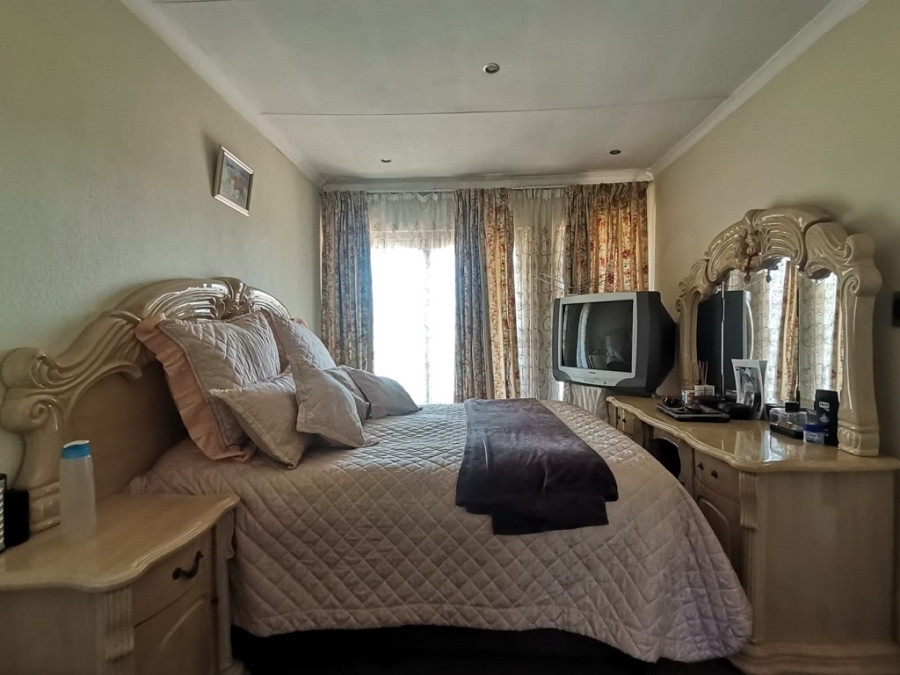 3 Bedroom Property for Sale in Ormonde Gauteng