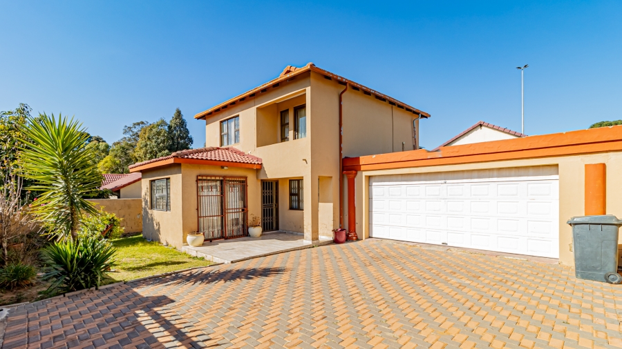 3 Bedroom Property for Sale in Ormonde Gauteng