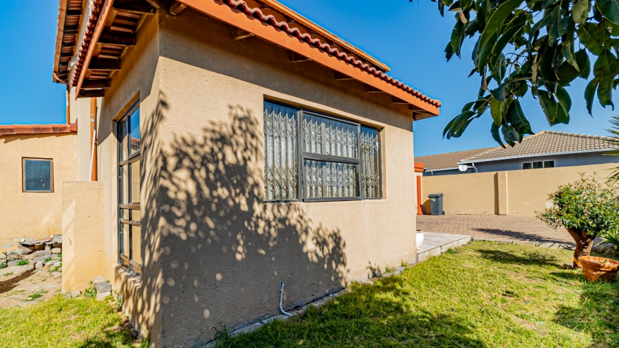 3 Bedroom Property for Sale in Ormonde Gauteng