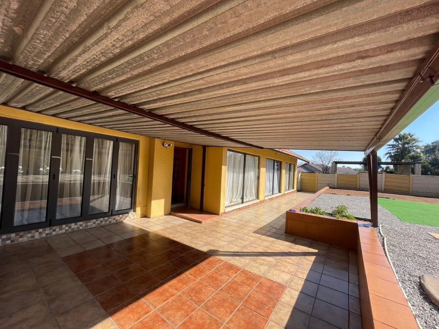 4 Bedroom Property for Sale in Greenhills Gauteng