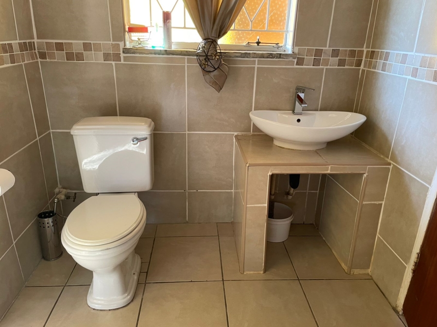 4 Bedroom Property for Sale in Greenhills Gauteng