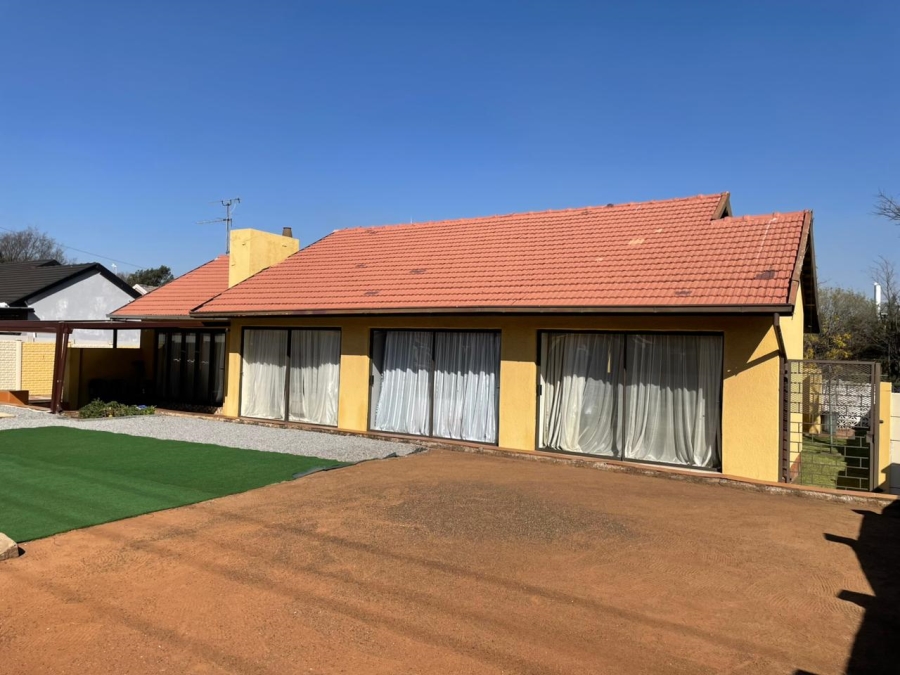 4 Bedroom Property for Sale in Greenhills Gauteng