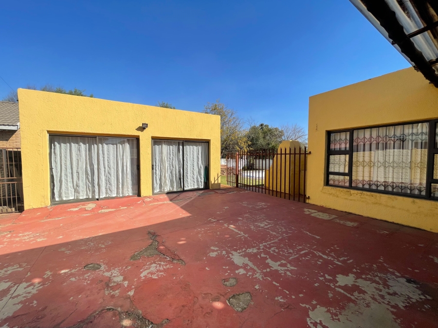 4 Bedroom Property for Sale in Greenhills Gauteng