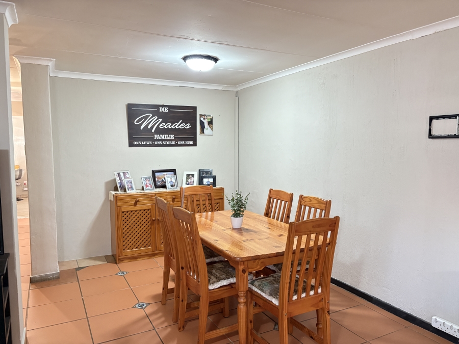 4 Bedroom Property for Sale in Wilgeheuwel Gauteng