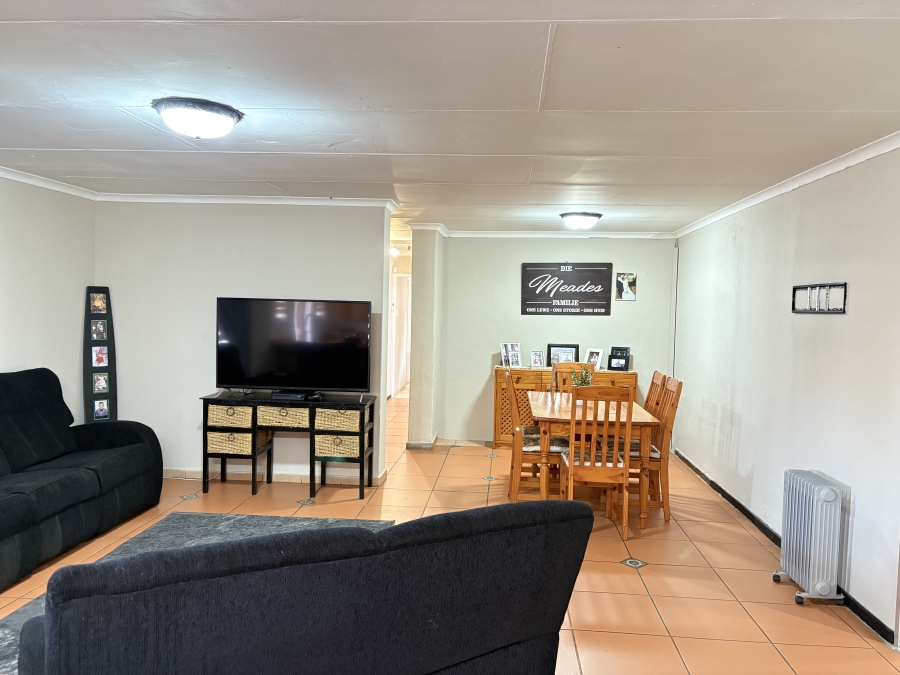 4 Bedroom Property for Sale in Wilgeheuwel Gauteng