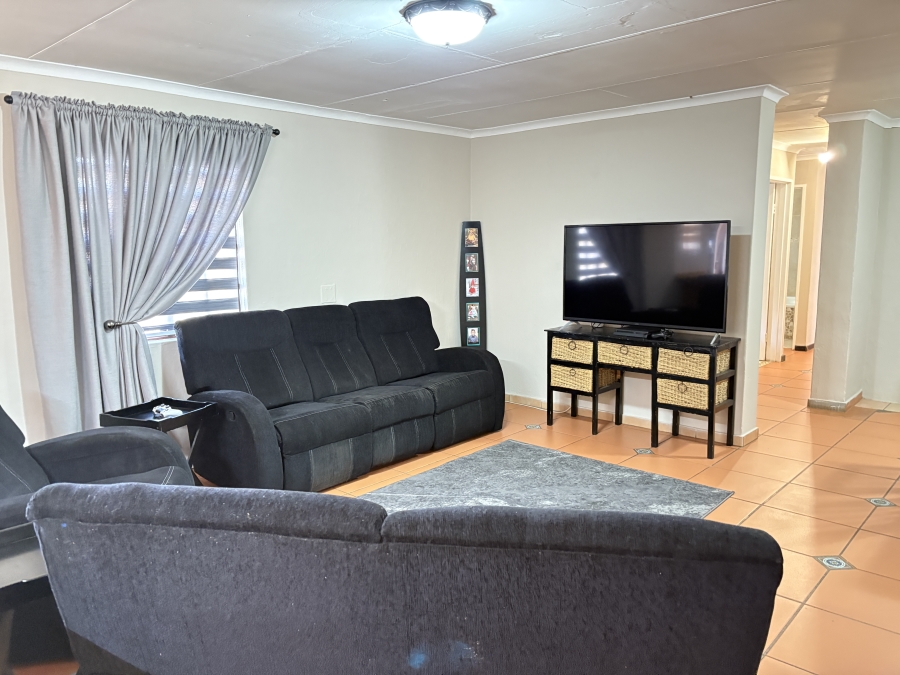 4 Bedroom Property for Sale in Wilgeheuwel Gauteng