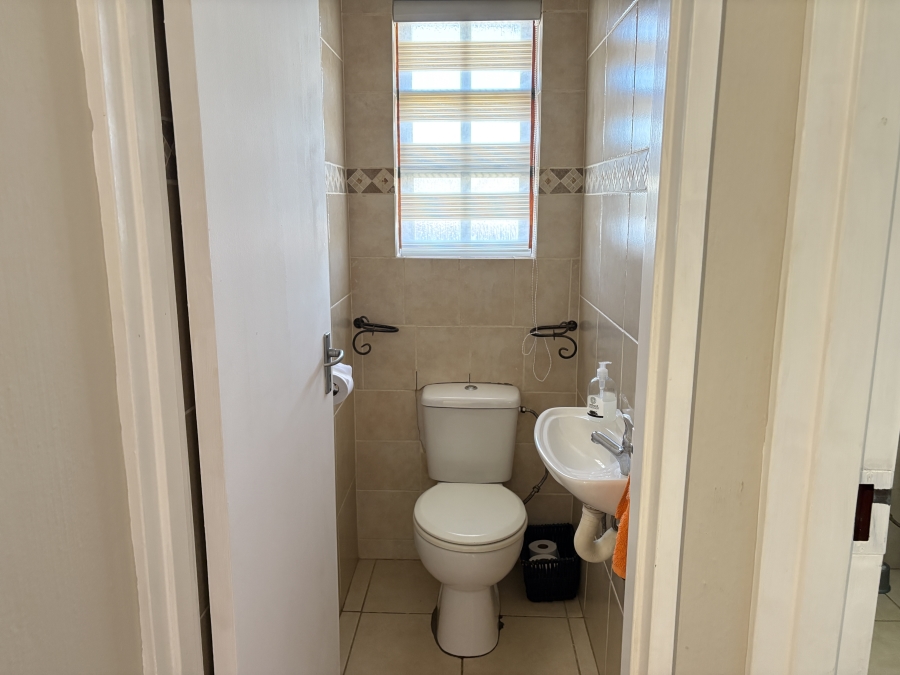 4 Bedroom Property for Sale in Wilgeheuwel Gauteng