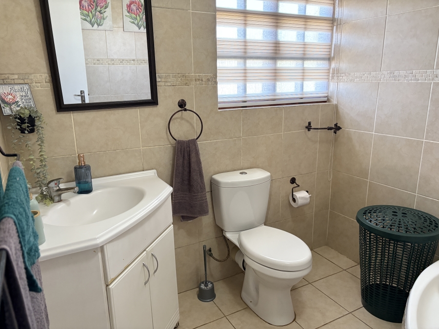4 Bedroom Property for Sale in Wilgeheuwel Gauteng