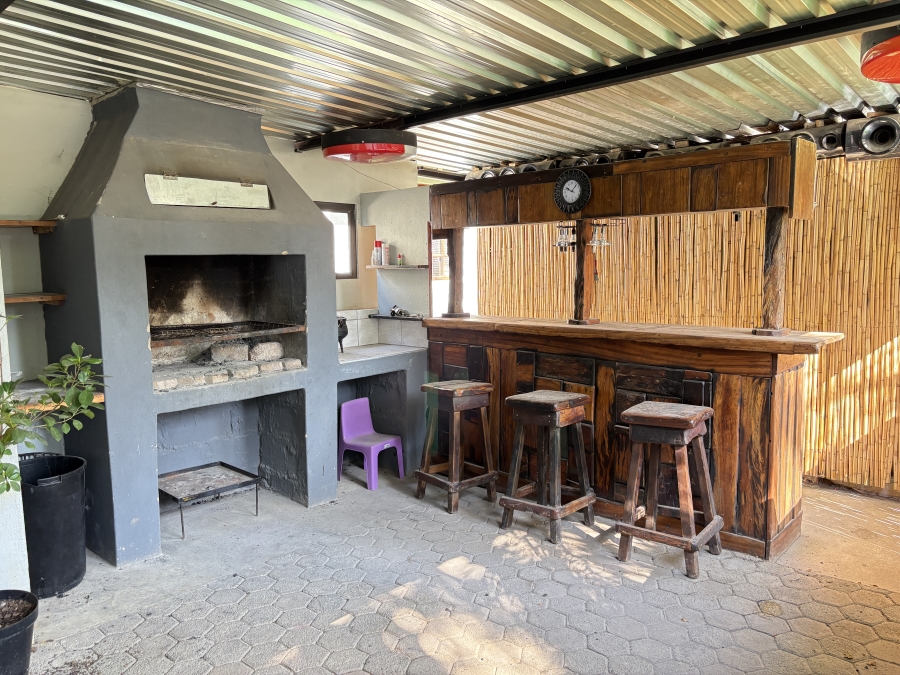 4 Bedroom Property for Sale in Wilgeheuwel Gauteng