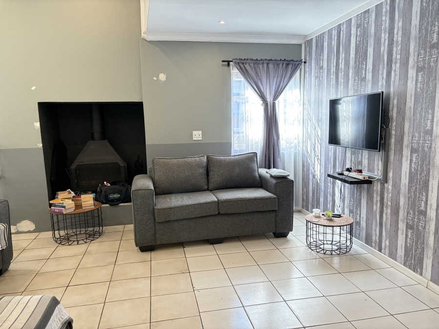 4 Bedroom Property for Sale in Wilgeheuwel Gauteng