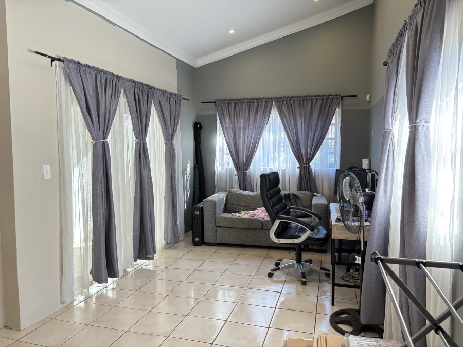 4 Bedroom Property for Sale in Wilgeheuwel Gauteng