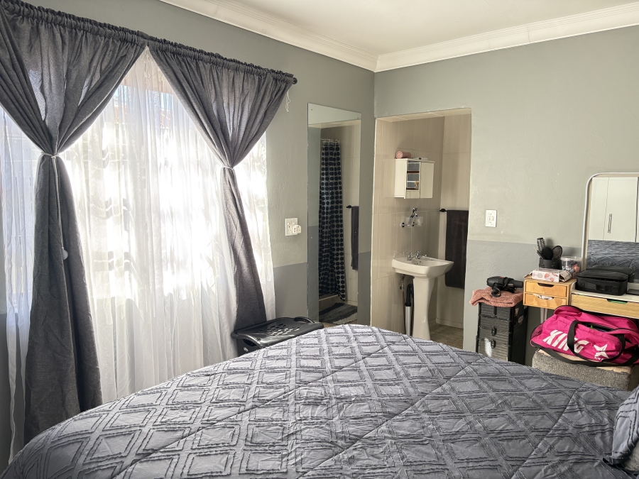 4 Bedroom Property for Sale in Wilgeheuwel Gauteng
