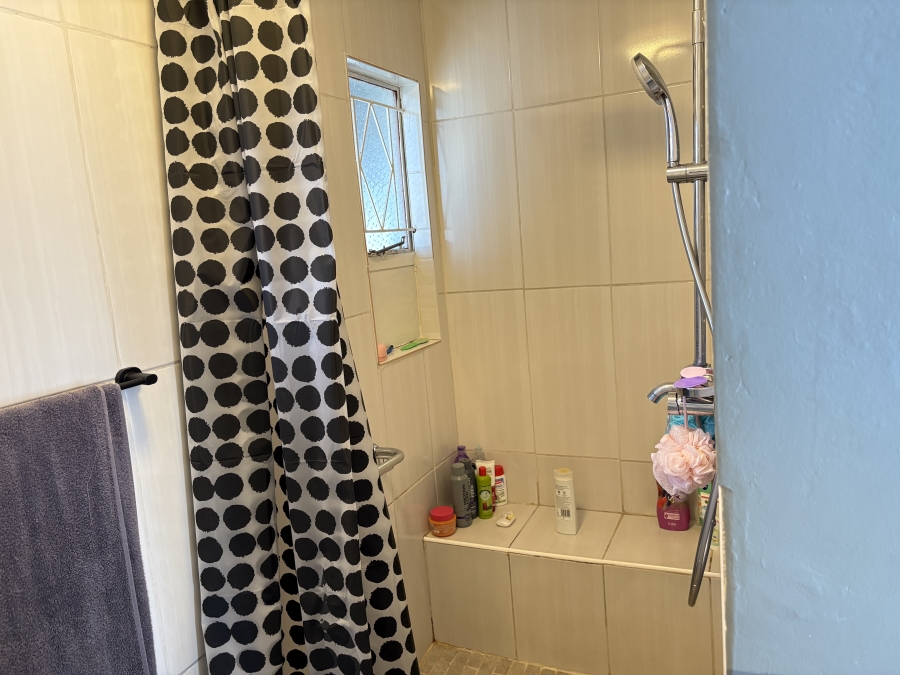 4 Bedroom Property for Sale in Wilgeheuwel Gauteng