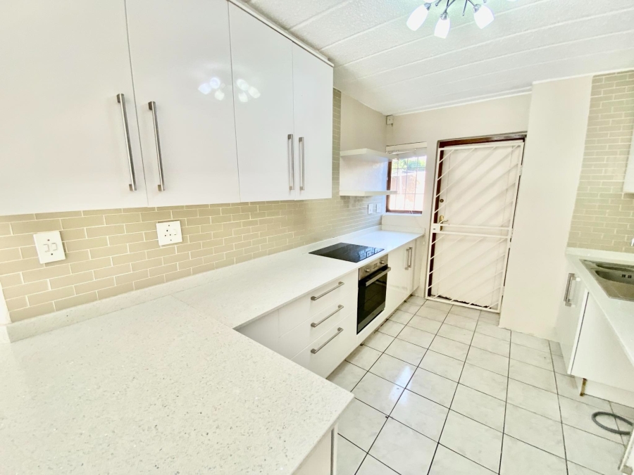 To Let 3 Bedroom Property for Rent in Morningside Gauteng
