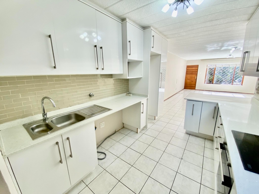 To Let 3 Bedroom Property for Rent in Morningside Gauteng