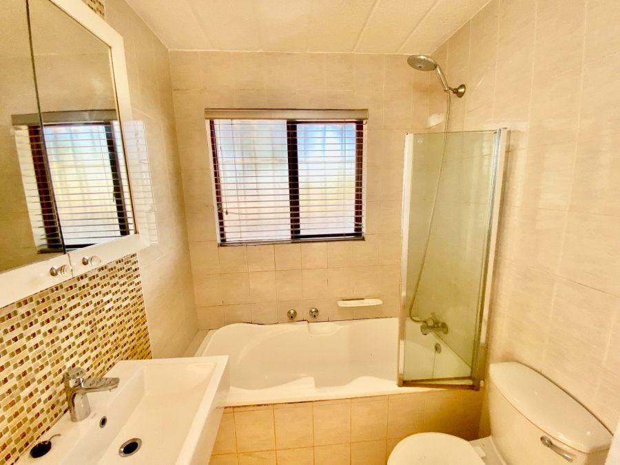 To Let 3 Bedroom Property for Rent in Morningside Gauteng