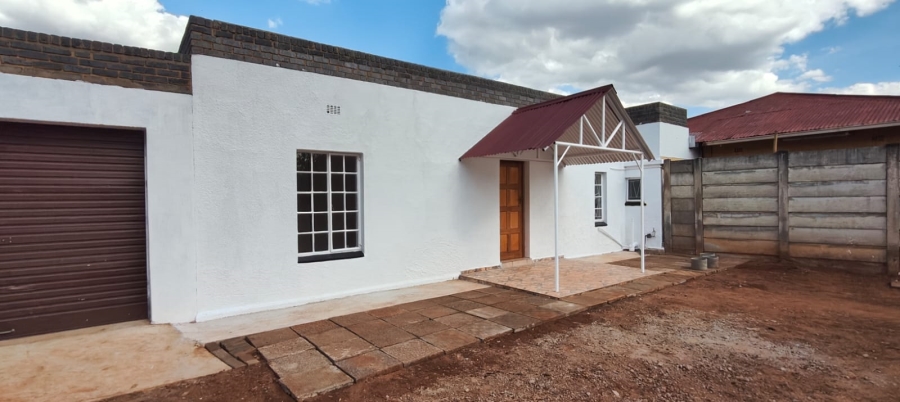 To Let 2 Bedroom Property for Rent in Kookrus Gauteng