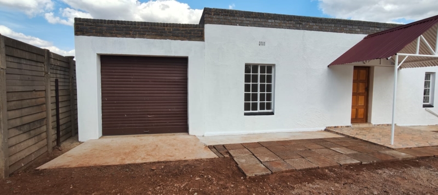 To Let 2 Bedroom Property for Rent in Kookrus Gauteng