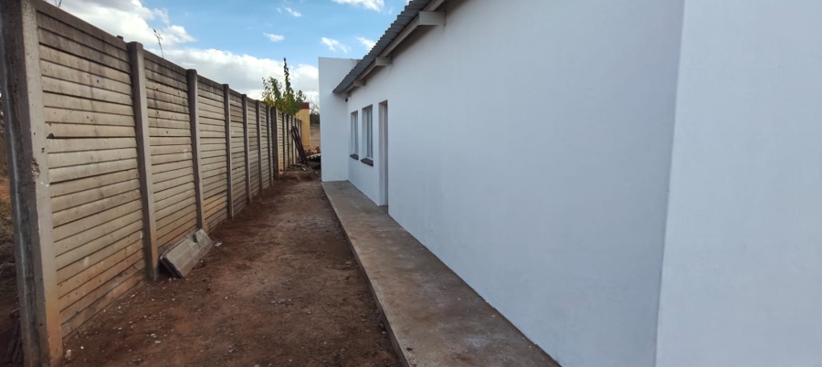 To Let 2 Bedroom Property for Rent in Kookrus Gauteng