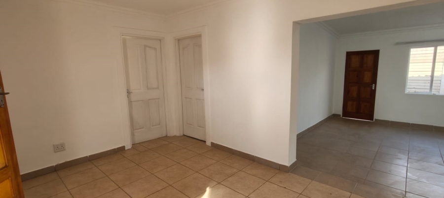 To Let 2 Bedroom Property for Rent in Kookrus Gauteng