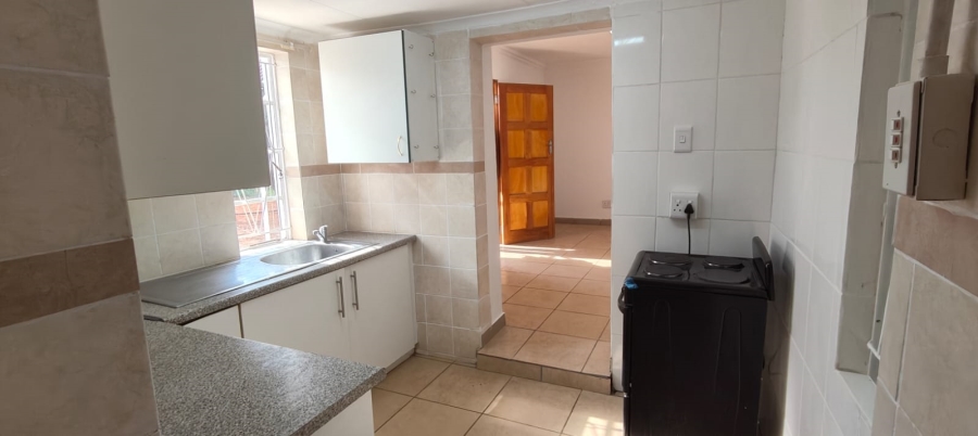 To Let 2 Bedroom Property for Rent in Kookrus Gauteng