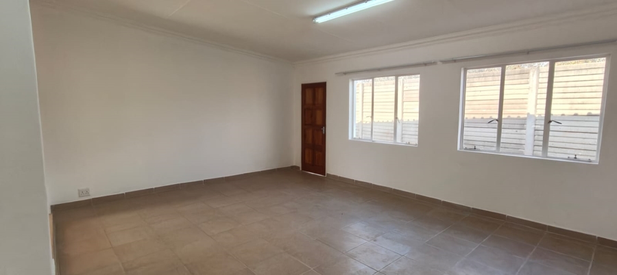 To Let 2 Bedroom Property for Rent in Kookrus Gauteng