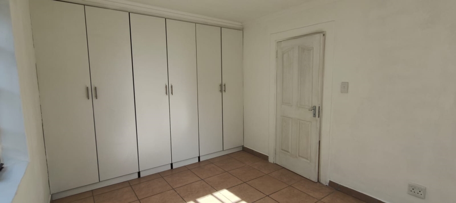 To Let 2 Bedroom Property for Rent in Kookrus Gauteng
