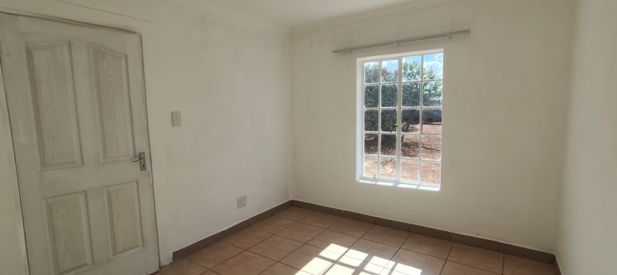 To Let 2 Bedroom Property for Rent in Kookrus Gauteng