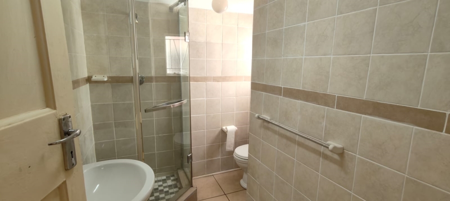 To Let 2 Bedroom Property for Rent in Kookrus Gauteng