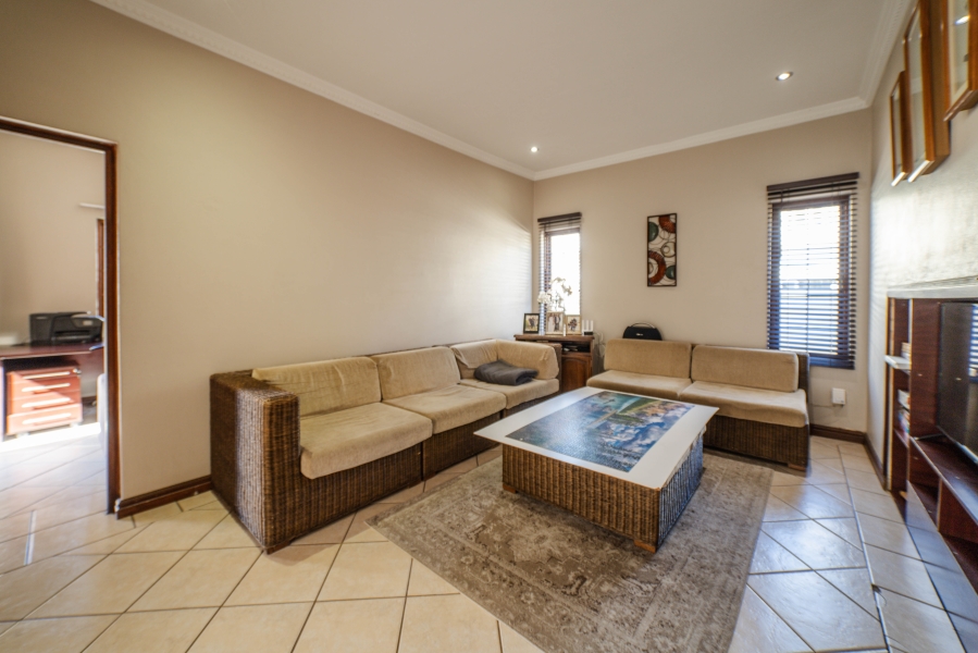 4 Bedroom Property for Sale in Broadacres Gauteng