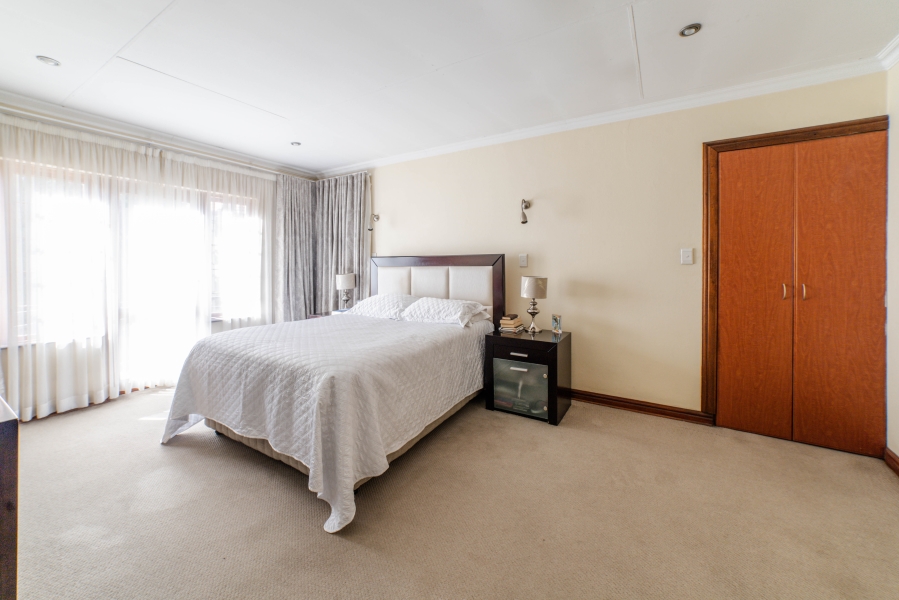 4 Bedroom Property for Sale in Broadacres Gauteng