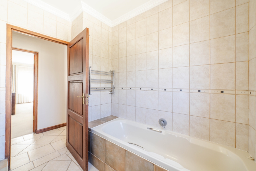 4 Bedroom Property for Sale in Broadacres Gauteng