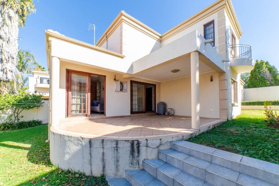 4 Bedroom Property for Sale in Broadacres Gauteng