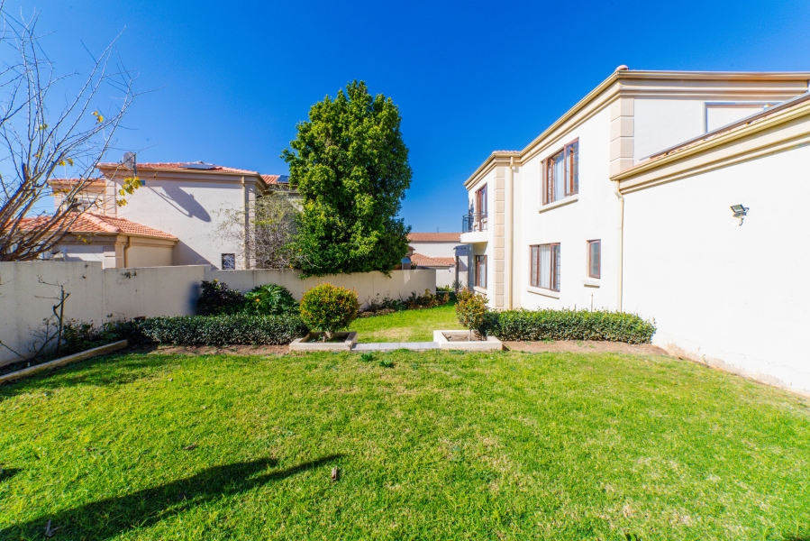 4 Bedroom Property for Sale in Broadacres Gauteng