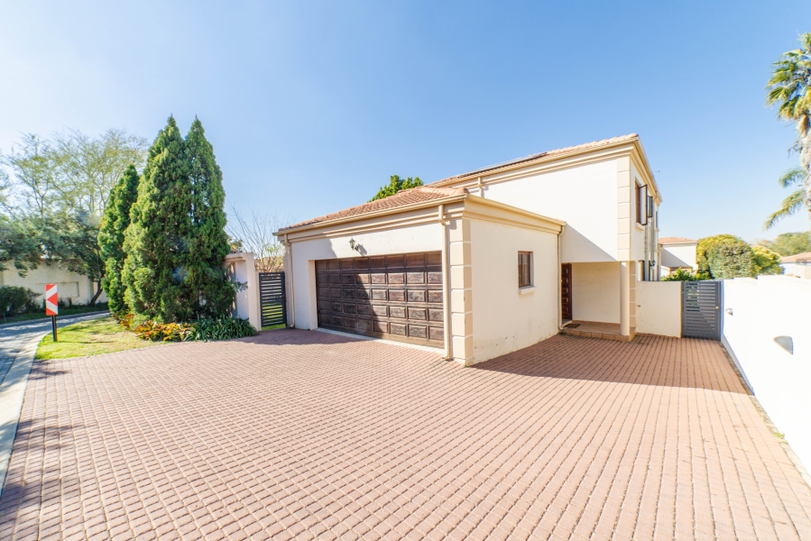 4 Bedroom Property for Sale in Broadacres Gauteng
