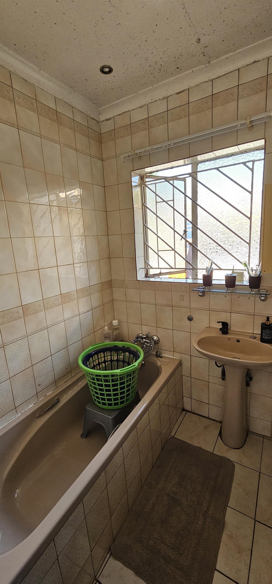 5 Bedroom Property for Sale in Erasmia Gauteng