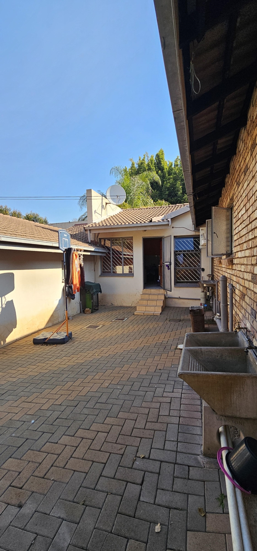 5 Bedroom Property for Sale in Erasmia Gauteng