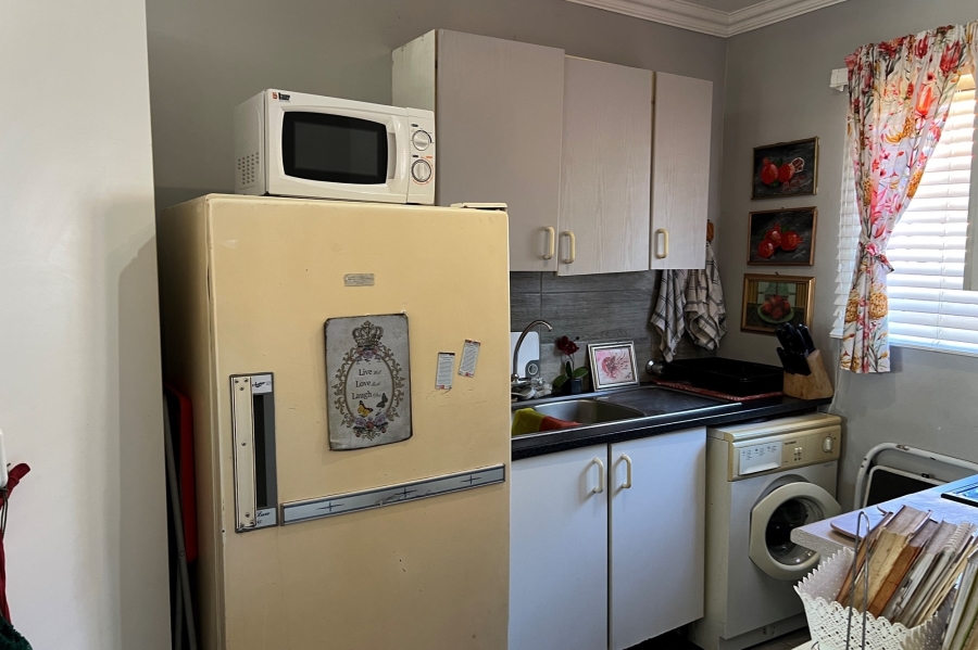 2 Bedroom Property for Sale in Rooihuiskraal North Gauteng