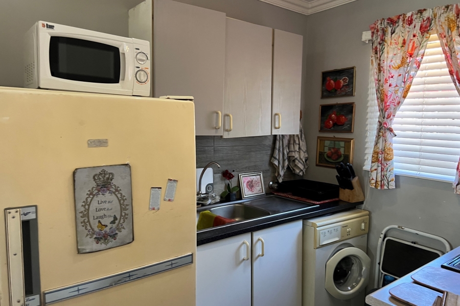 2 Bedroom Property for Sale in Rooihuiskraal North Gauteng