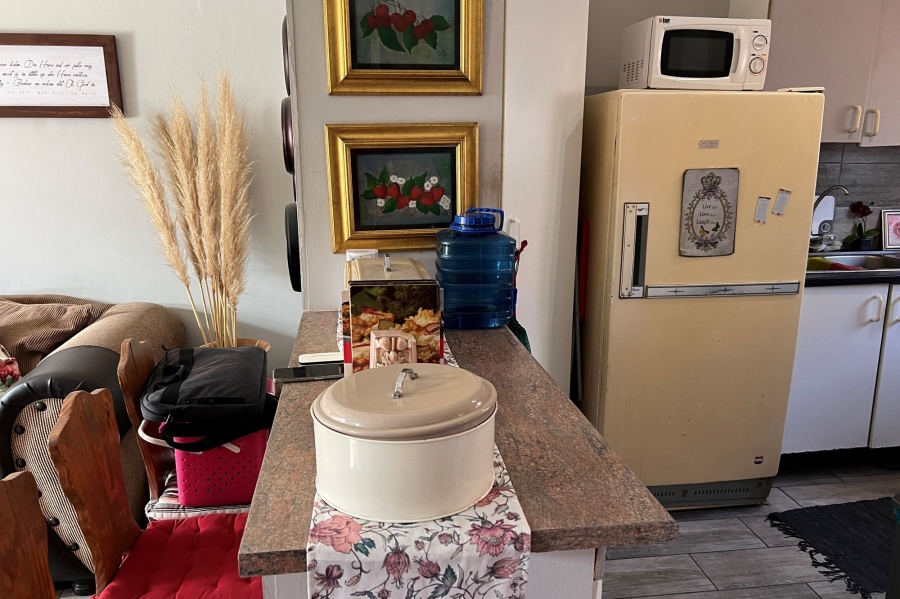 2 Bedroom Property for Sale in Rooihuiskraal North Gauteng