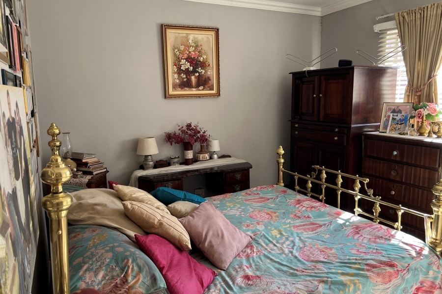 2 Bedroom Property for Sale in Rooihuiskraal North Gauteng