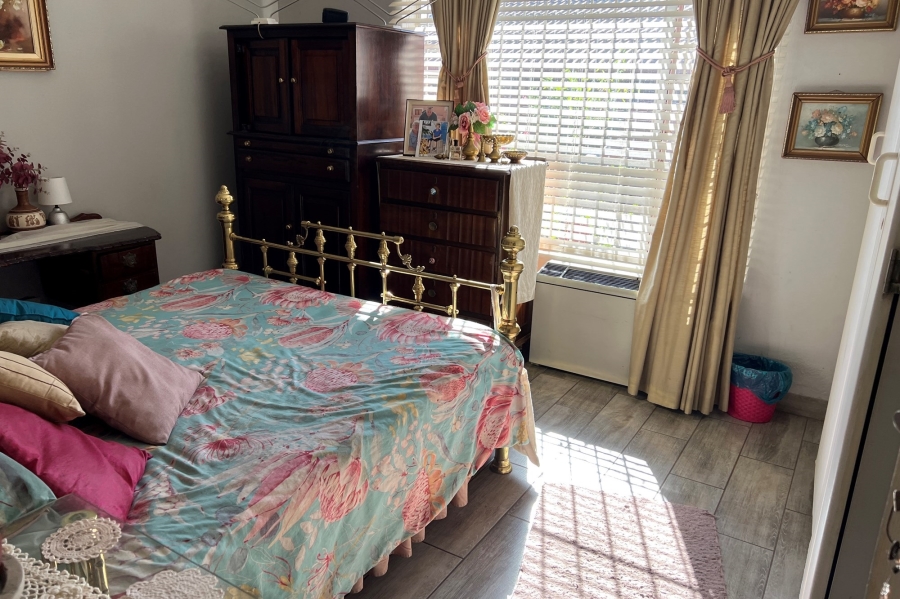 2 Bedroom Property for Sale in Rooihuiskraal North Gauteng