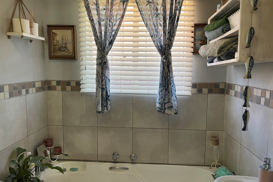 2 Bedroom Property for Sale in Rooihuiskraal North Gauteng