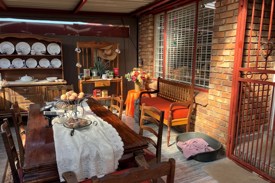 2 Bedroom Property for Sale in Rooihuiskraal North Gauteng