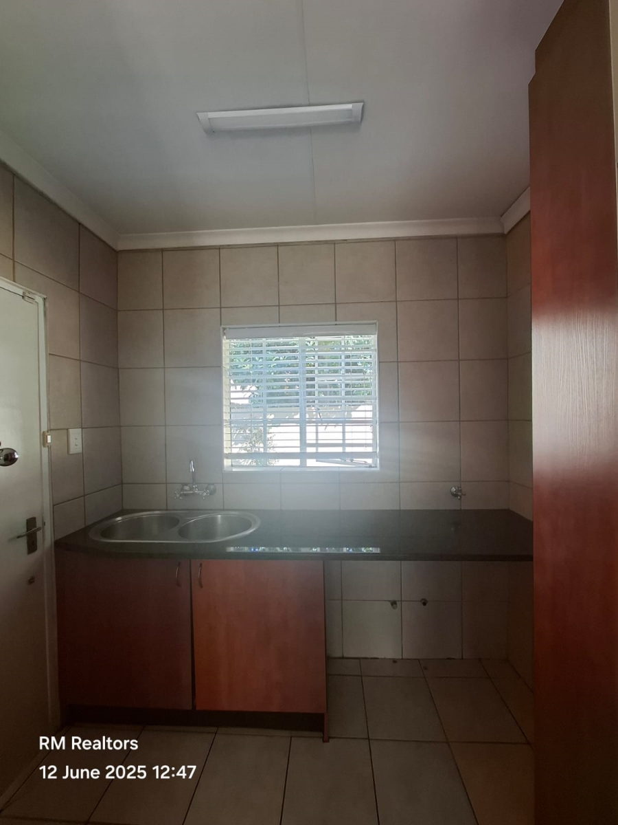 To Let 3 Bedroom Property for Rent in Rooihuiskraal North Gauteng