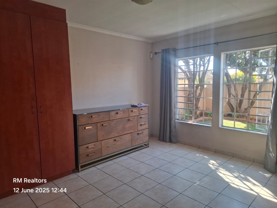 To Let 3 Bedroom Property for Rent in Rooihuiskraal North Gauteng