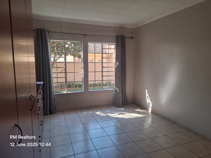 To Let 3 Bedroom Property for Rent in Rooihuiskraal North Gauteng